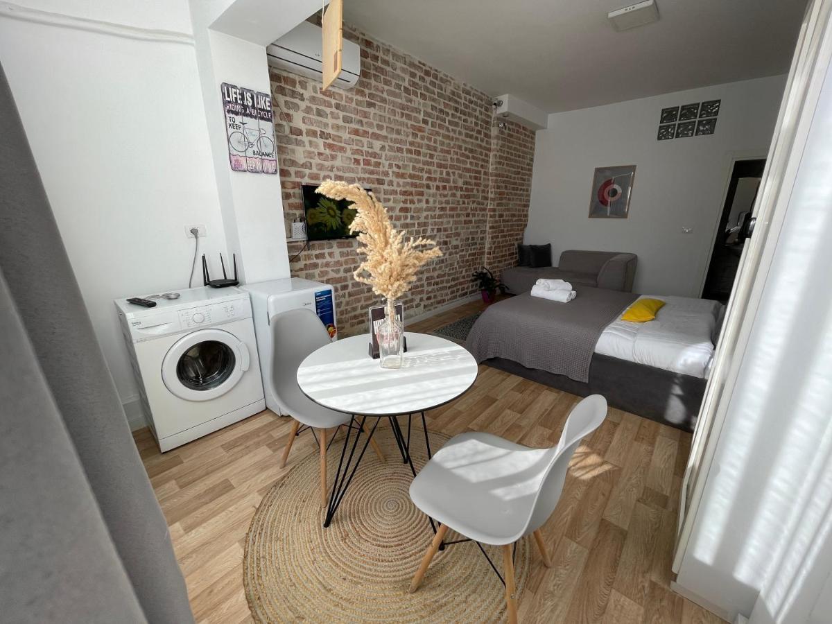 Bricks Studio Apartments Tirana Zewnętrze zdjęcie