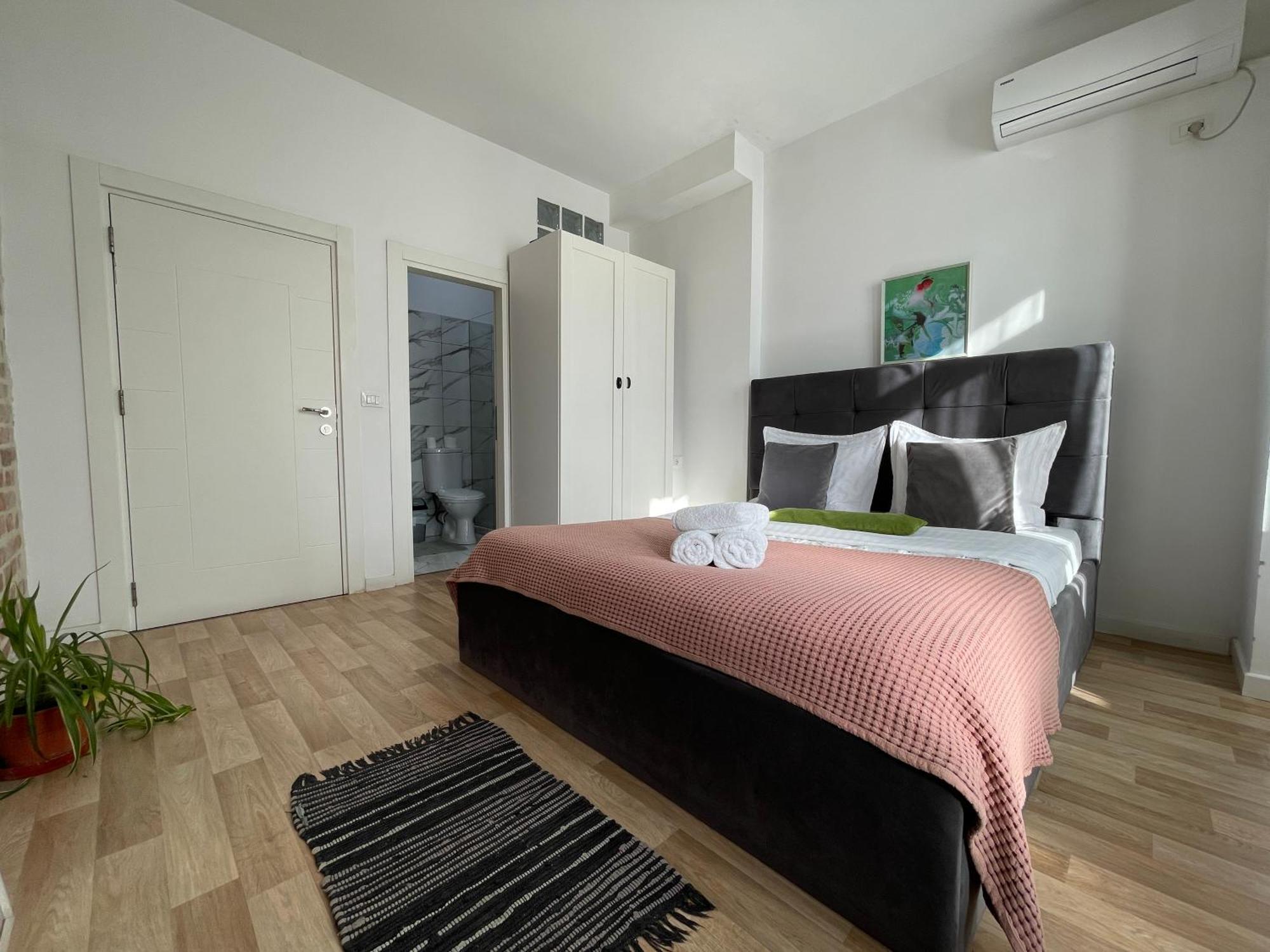 Bricks Studio Apartments Tirana Zewnętrze zdjęcie